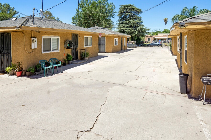 More Photos Of 1123 Bobbett Dr, San Bernardino Apartments For Sale