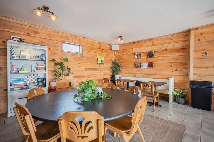 More Photos Of 5223 Columbus Ave, Anderson Storefront Retail Residential For Sale