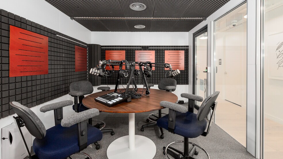 More Photos Of 700 K St NW, Washington Office For Lease