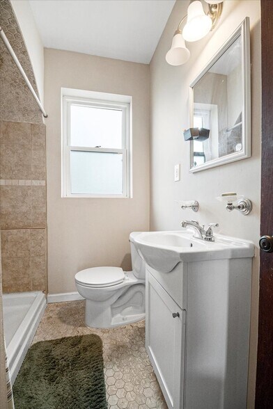 More Photos Of 8700 Gravois Rd, Saint Louis Storefront Retail Residential For Sale