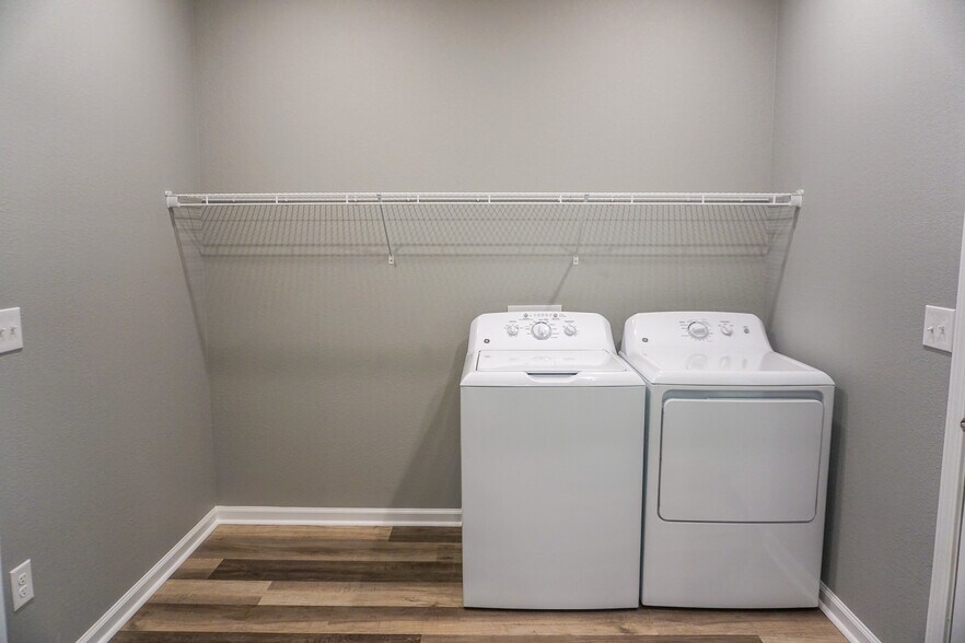 More Photos Of 404 W Matthews St, Brookland Apartments For Sale