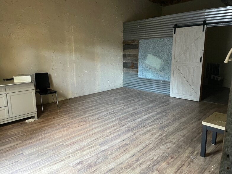 More Photos Of 4000 Hixson Pike, Chattanooga General Retail For Lease