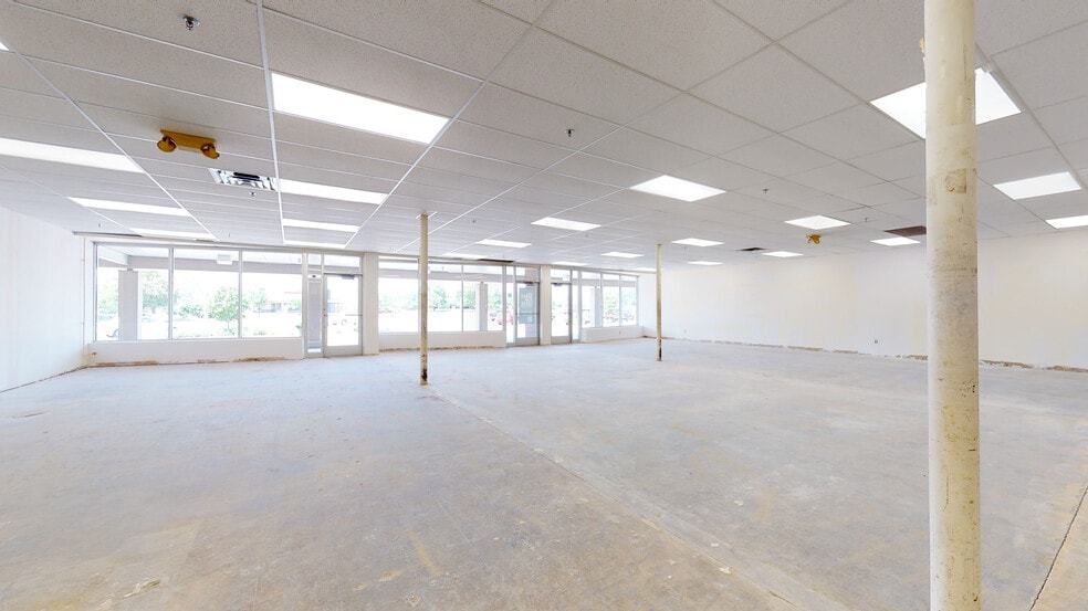 More Photos Of 10855 University Ave NE, Blaine Unknown For Lease