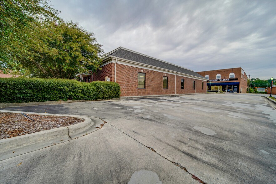 More Photos Of 322 S Main St, Lancaster Medical For Sale