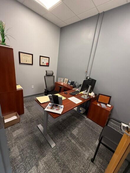 More Photos Of 2212 Murray Ave, Pittsburgh Office Residential For Lease