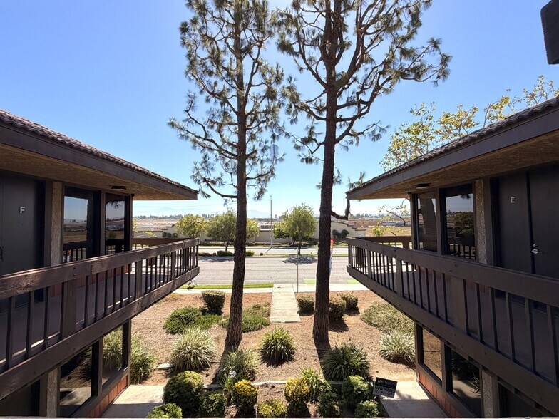 More Photos Of 6550 Van Buren Blvd, Riverside Office For Lease