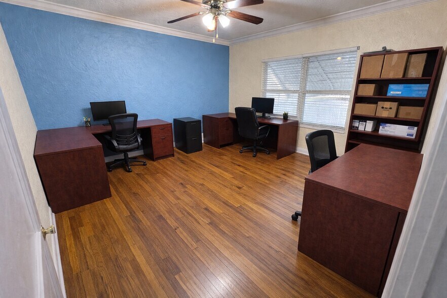 More Photos Of 1002 NE 1st St, Pompano Beach Office For Lease