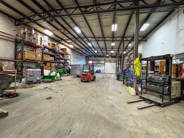 More Photos Of 823 Ferry Rd, Charlotte Warehouse For Sale