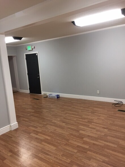 More Photos Of 532 Main St, Wintersville Freestanding For Lease