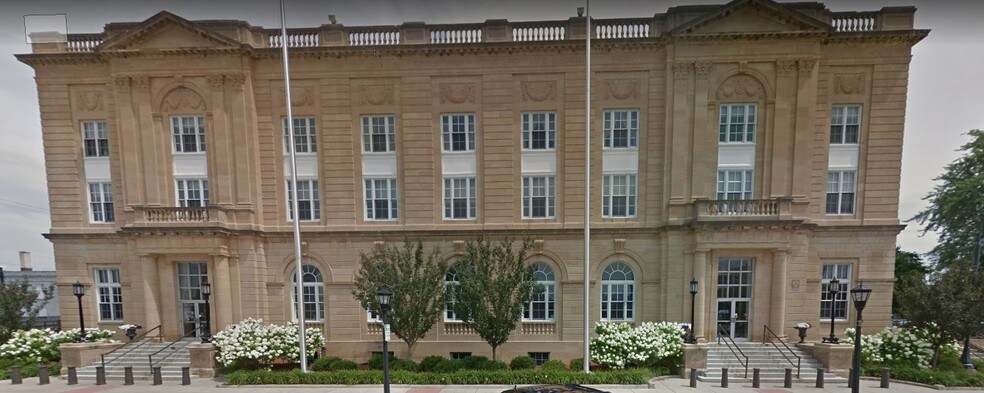 Primary Photo Of 1000 Washington Ave, Bay City Post Office For Lease