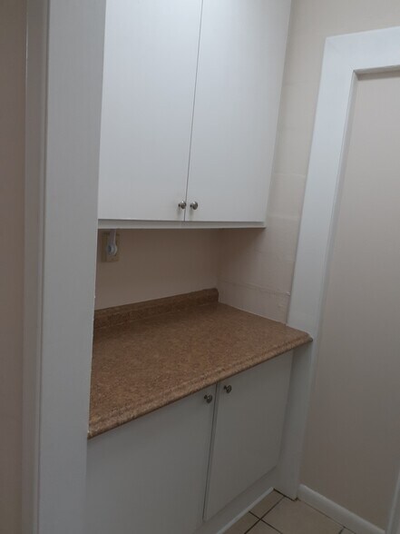 More Photos Of 7120-7190 Seminole Blvd, Seminole Office For Lease