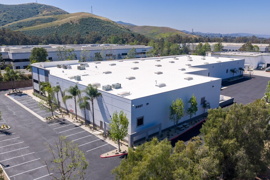 More Photos Of 3987 Heritage Oak Ct, Simi Valley Manufacturing For Lease