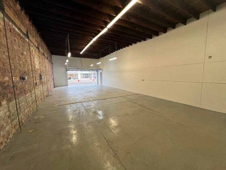 More Photos Of 2108 W Kennedy Blvd, Tampa Freestanding For Sale