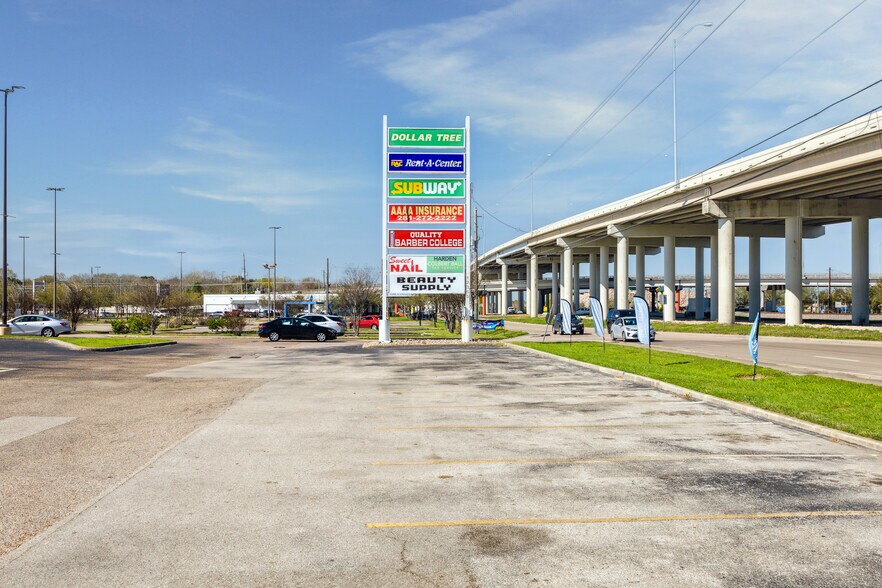 More Photos Of 12309-12367 S Main St, Houston Land For Lease