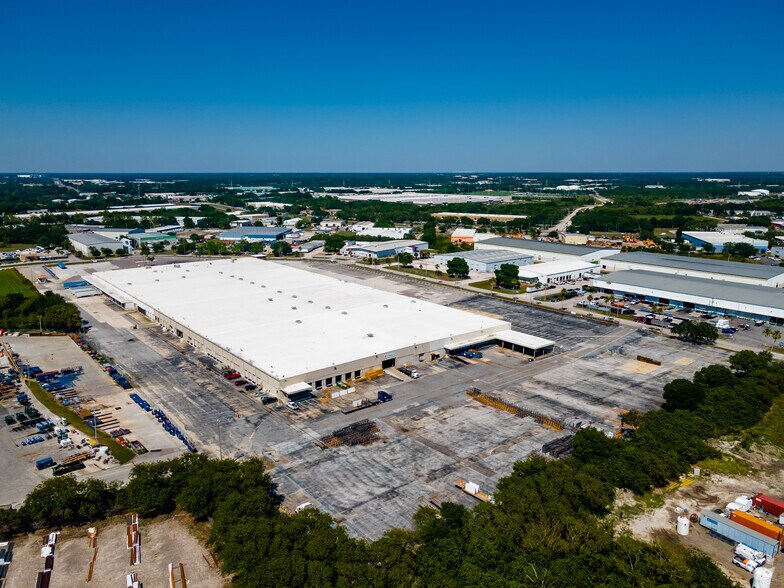 More Photos Of 1820 Massaro Blvd, Tampa Warehouse For Lease