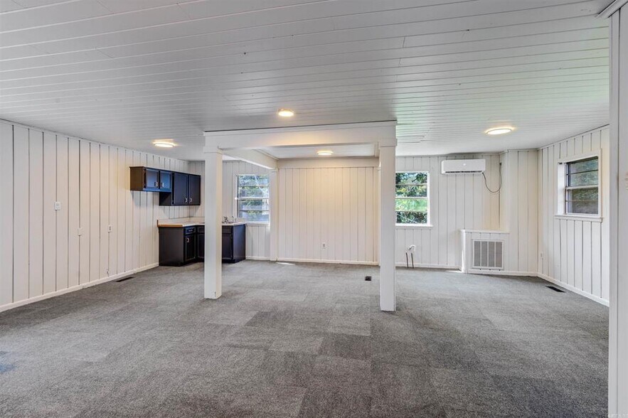 More Photos Of 17940 I 30, Benton Office For Sale