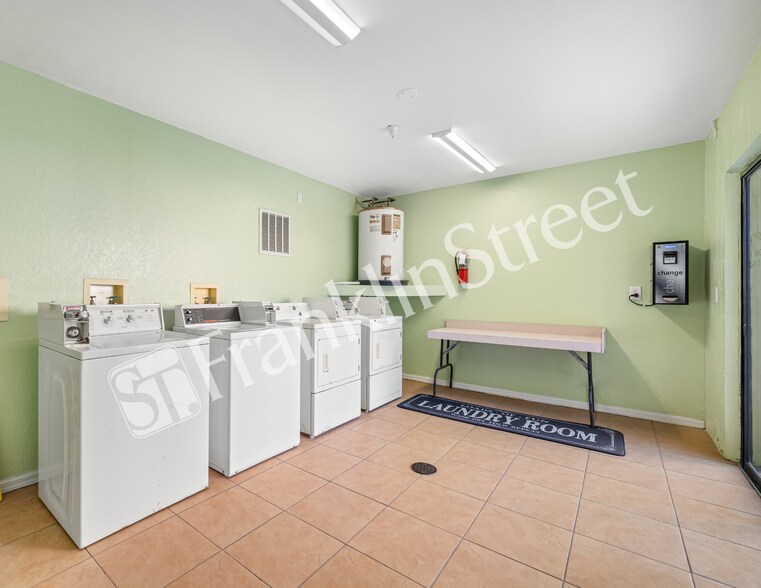 More Photos Of 10490 Chalmer St, Spring Hill Apartments For Sale