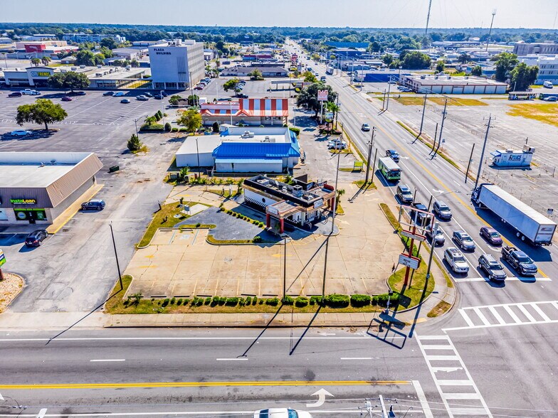 More Photos Of 3200 N Pace Blvd, Pensacola General Retail For Sale