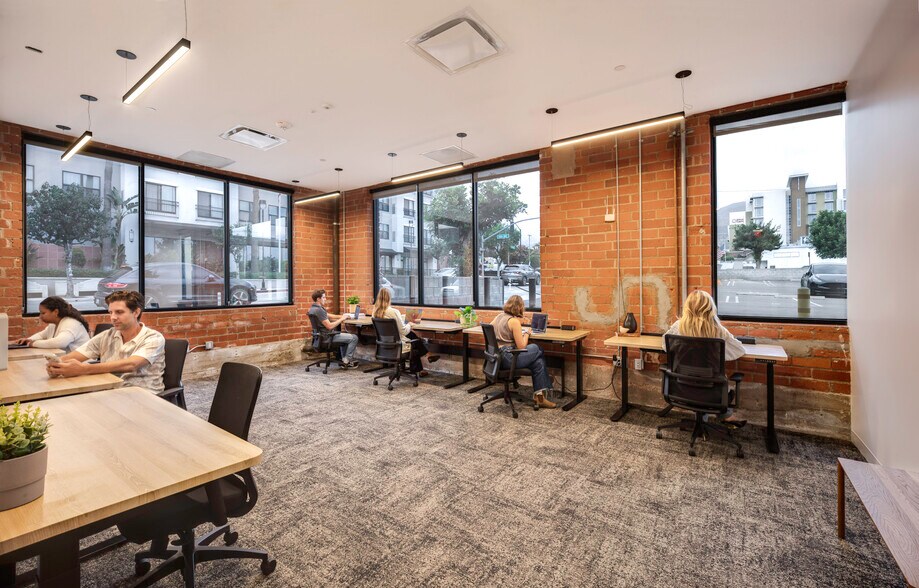 More Photos Of 40 E Verdugo Ave, Burbank Coworking Space