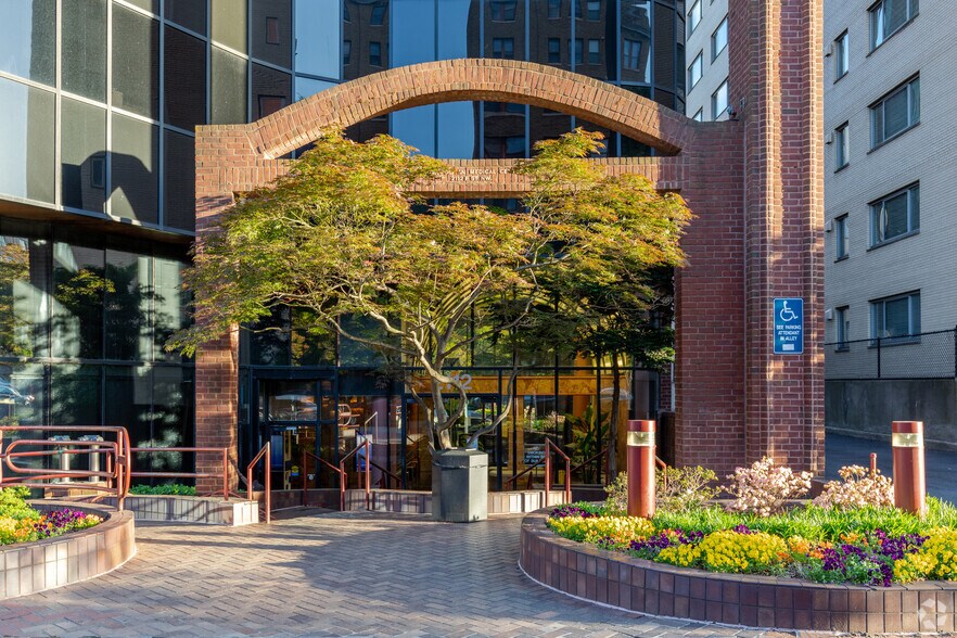 More Photos Of 2112 F St NW, Washington Medical For Sale