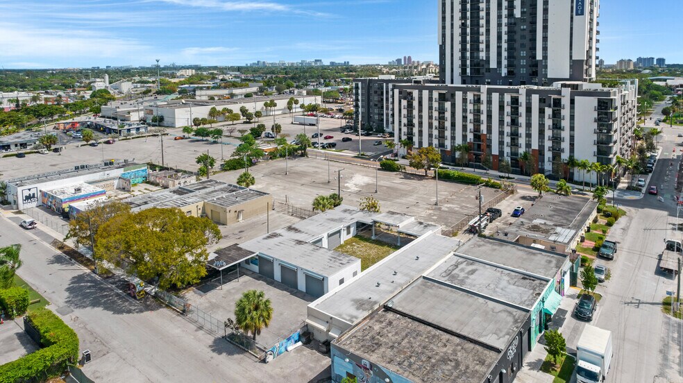 More Photos Of 804 NE 4th Ave, Fort Lauderdale Flex For Lease