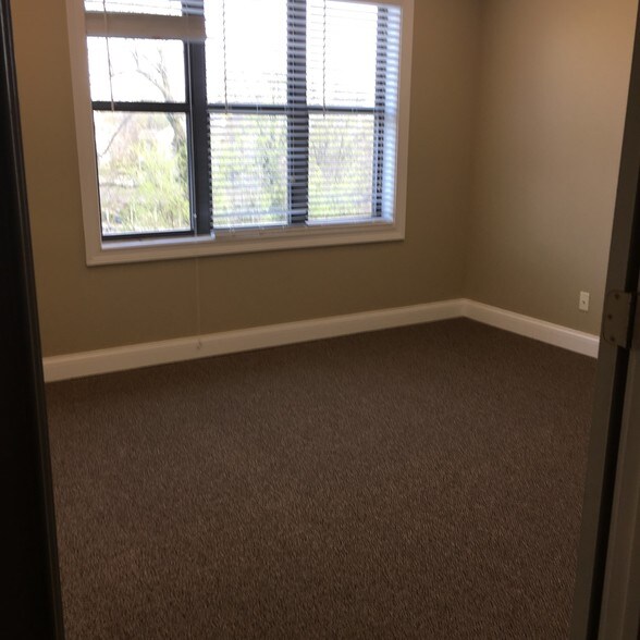 More Photos Of 13011 W Highway 42, Prospect Office Residential For Lease