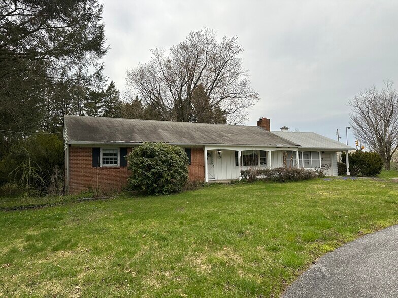 More Photos Of 73 Berlin Cross Keys Rd, Williamstown Specialty For Sale