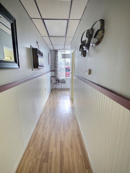 More Photos Of 1879 Central Ave, Albany Freestanding For Sale