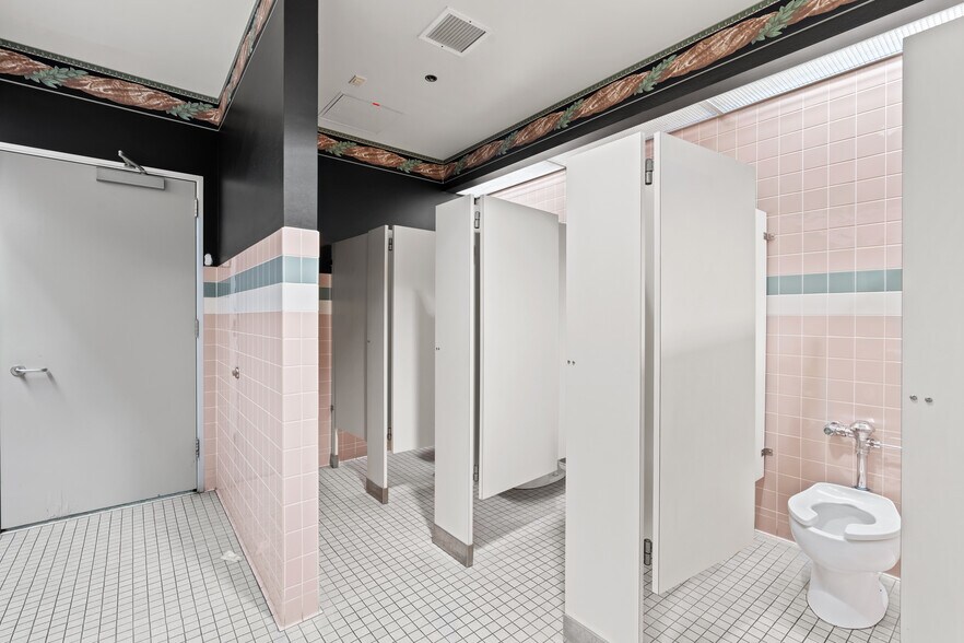More Photos Of 4700 E Walnut Ave, Orange Religious Facility For Sale