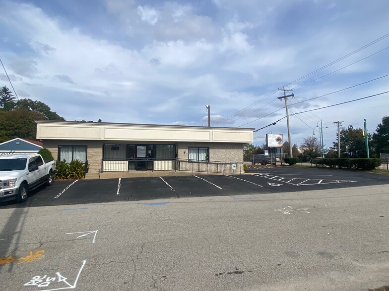 More Photos Of 1923 Post Rd, Warwick Medical For Sale