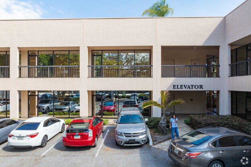 More Photos Of 11380 Prosperity Farms Rd, Palm Beach Gardens Medical For Lease