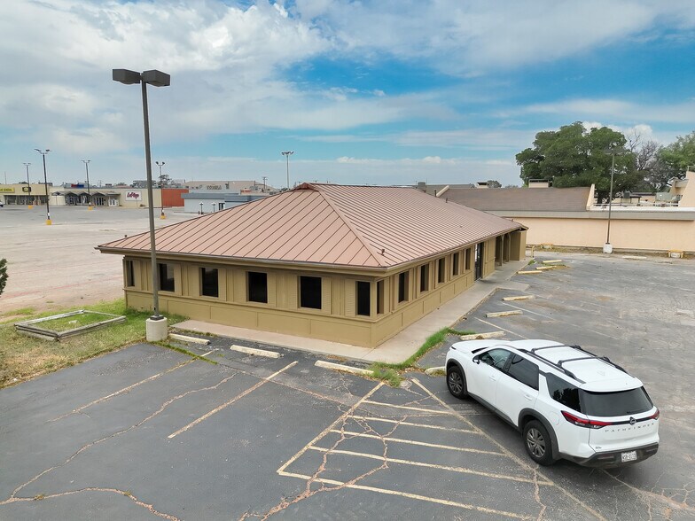 More Photos Of 2131 E 8th St, Odessa General Retail For Sale