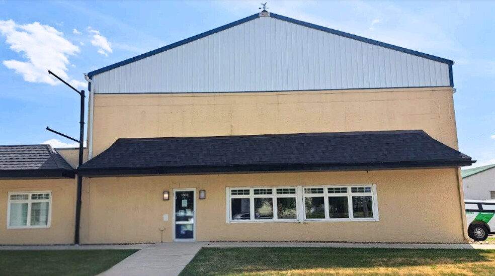 Primary Photo Of 1800-1806 Commercial St, Waterloo Flex For Lease