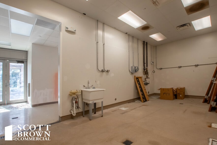 More Photos Of 2700 Village Pky, Highland Village Office For Lease