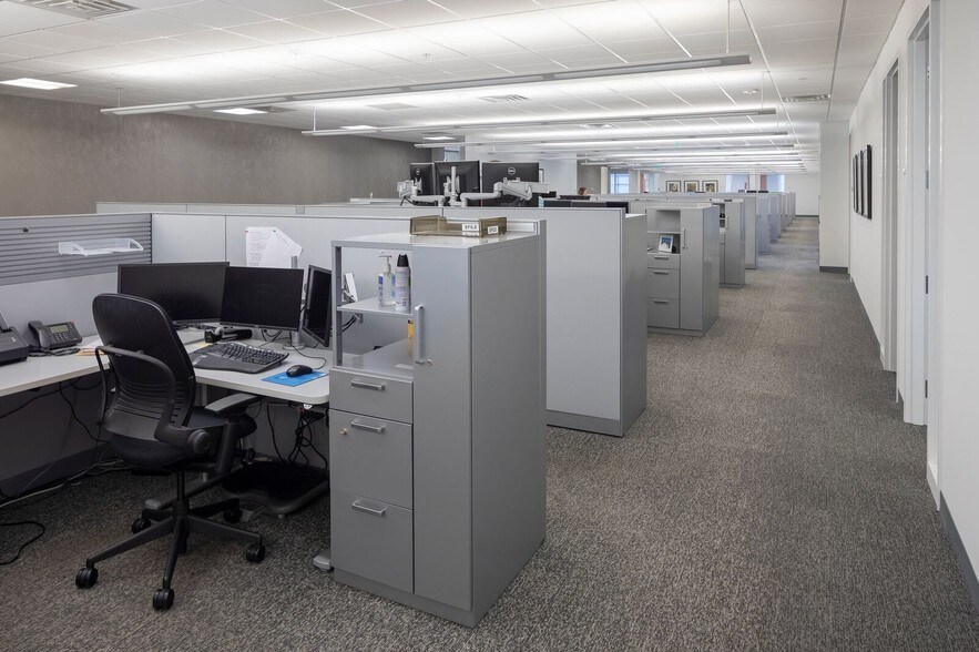 More Photos Of 200 E Broad St, Greenville Office For Lease