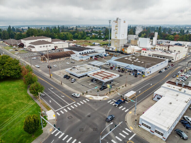 More Photos Of 300 Main St, Lynden Service Station For Sale