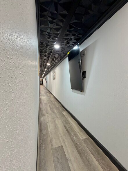 More Photos Of 131 W Duval St, Lake City Storefront Retail Office For Lease