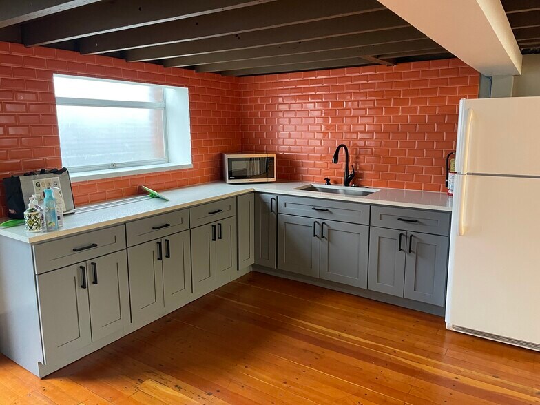 More Photos Of 623 Main St, Oregon City Office For Lease