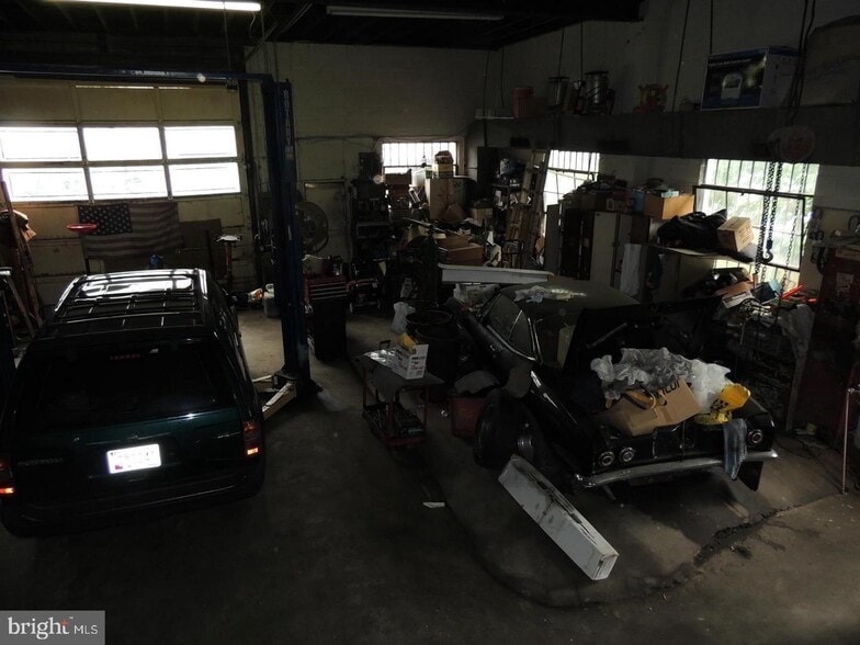 More Photos Of 3820 Fleet St, Baltimore Auto Repair For Lease