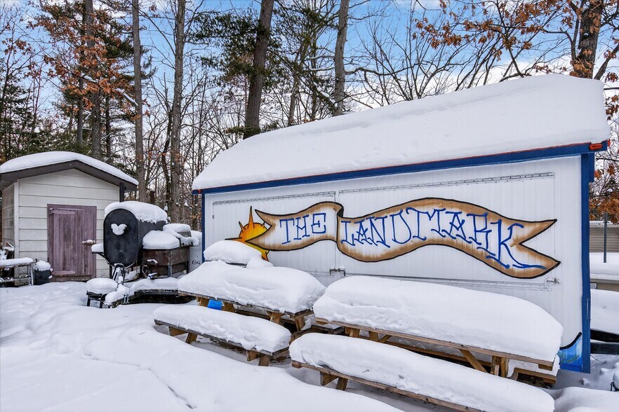 More Photos Of 5937 W Higgins Lake Dr, Roscommon Restaurant For Sale