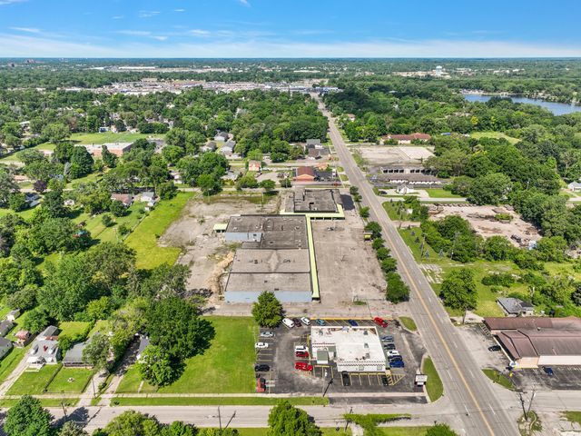 More Photos Of 3402 Richfield Rd, Flint Freestanding For Lease