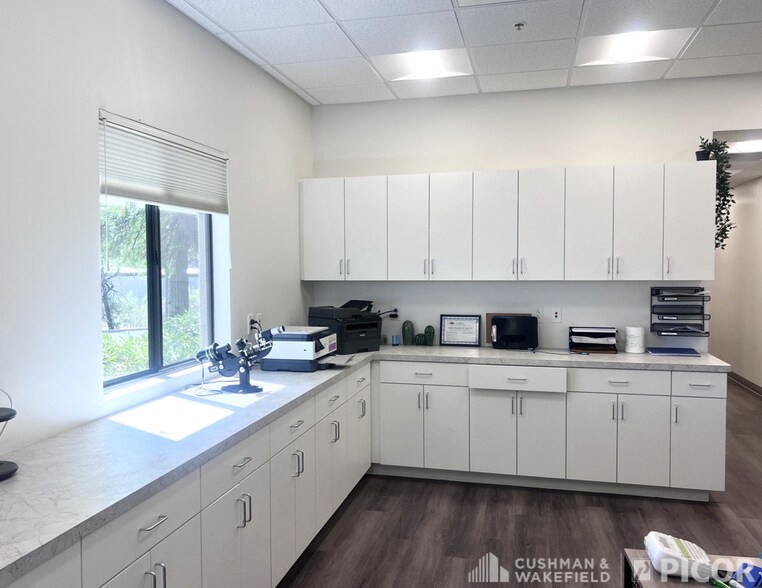 More Photos Of 1751 W Orange Grove Rd, Tucson Medical For Sale