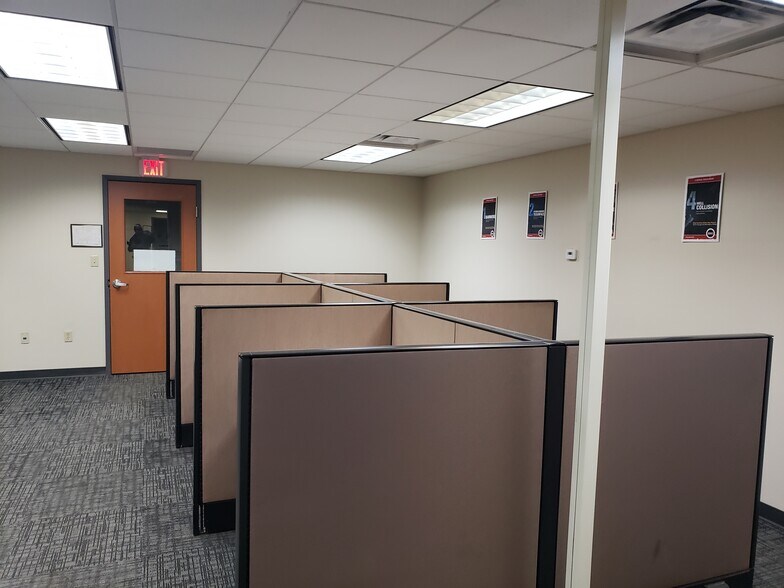 More Photos Of 420 Halliburton Dr, Williston Industrial For Lease