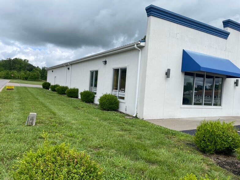 More Photos Of 60 Niemann Ln, Murphysboro Freestanding For Sale