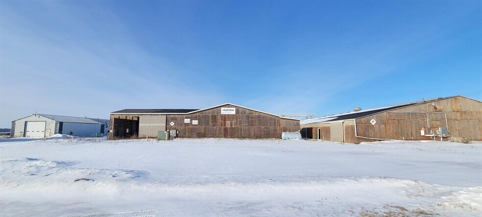 More Photos Of 9072 County Road BB, Plainfield Warehouse For Sale