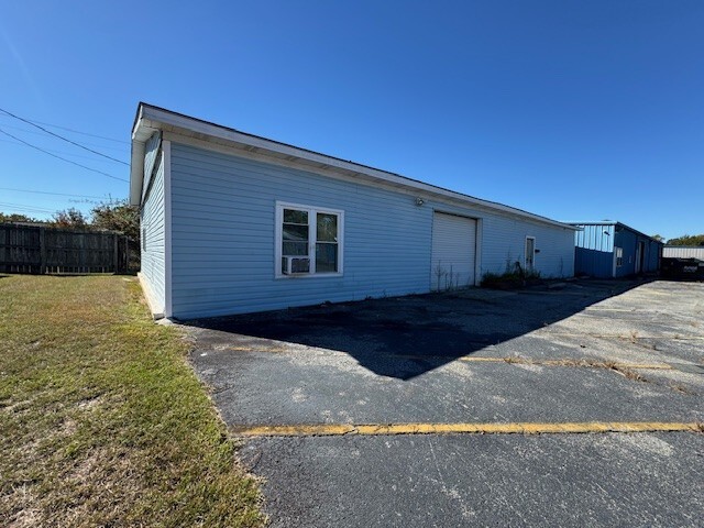 Primary Photo Of 951 Carl Vinson Pky, Centerville Warehouse For Sale