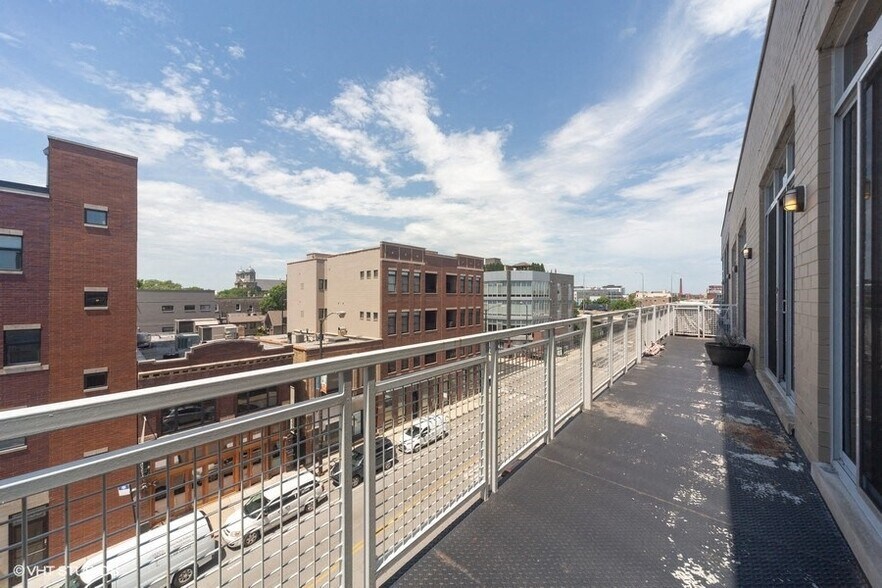 More Photos Of 2157-2159 N Damen Ave, Chicago Apartments For Lease