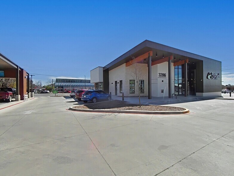 More Photos Of 3206 Fredericksburg Rd, San Antonio Bank For Lease