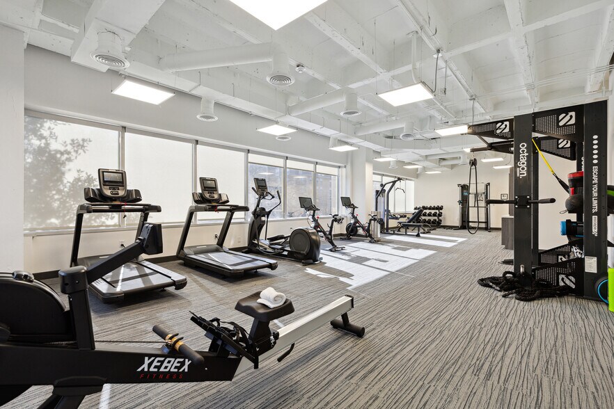 More Photos Of 3303 Lee Pky, Dallas Office For Lease