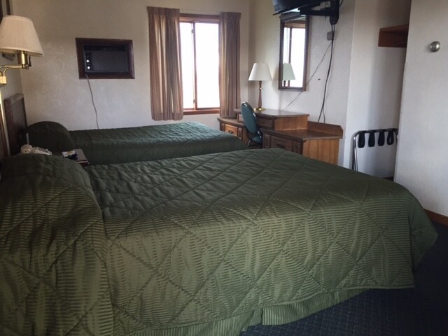 More Photos Of 100 Silver St, Hurley Hotel For Sale